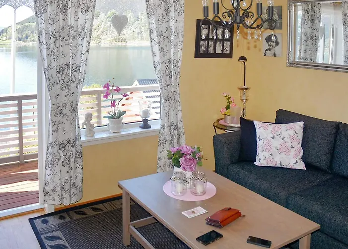 4 Person In Semesterbostad *